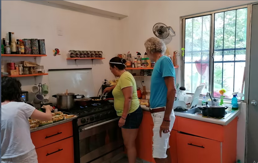 Dinner Experience With a Local Family in Playa del Carmen - Image 4